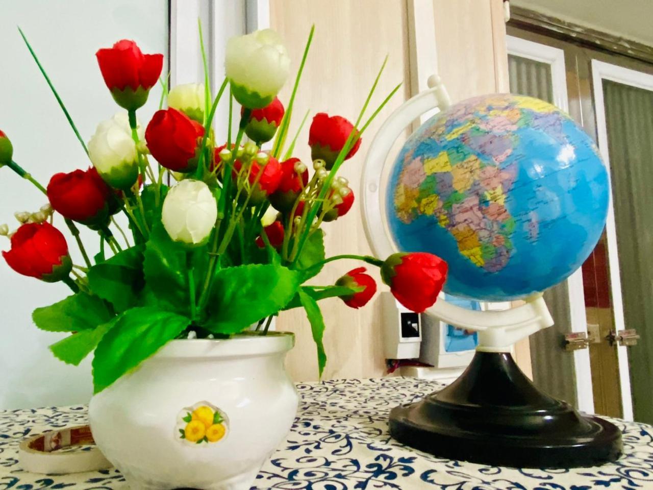 Cozy Homestay With Large Bed, Private Bathroom, Large Balcony Hanoi Eksteriør bilde