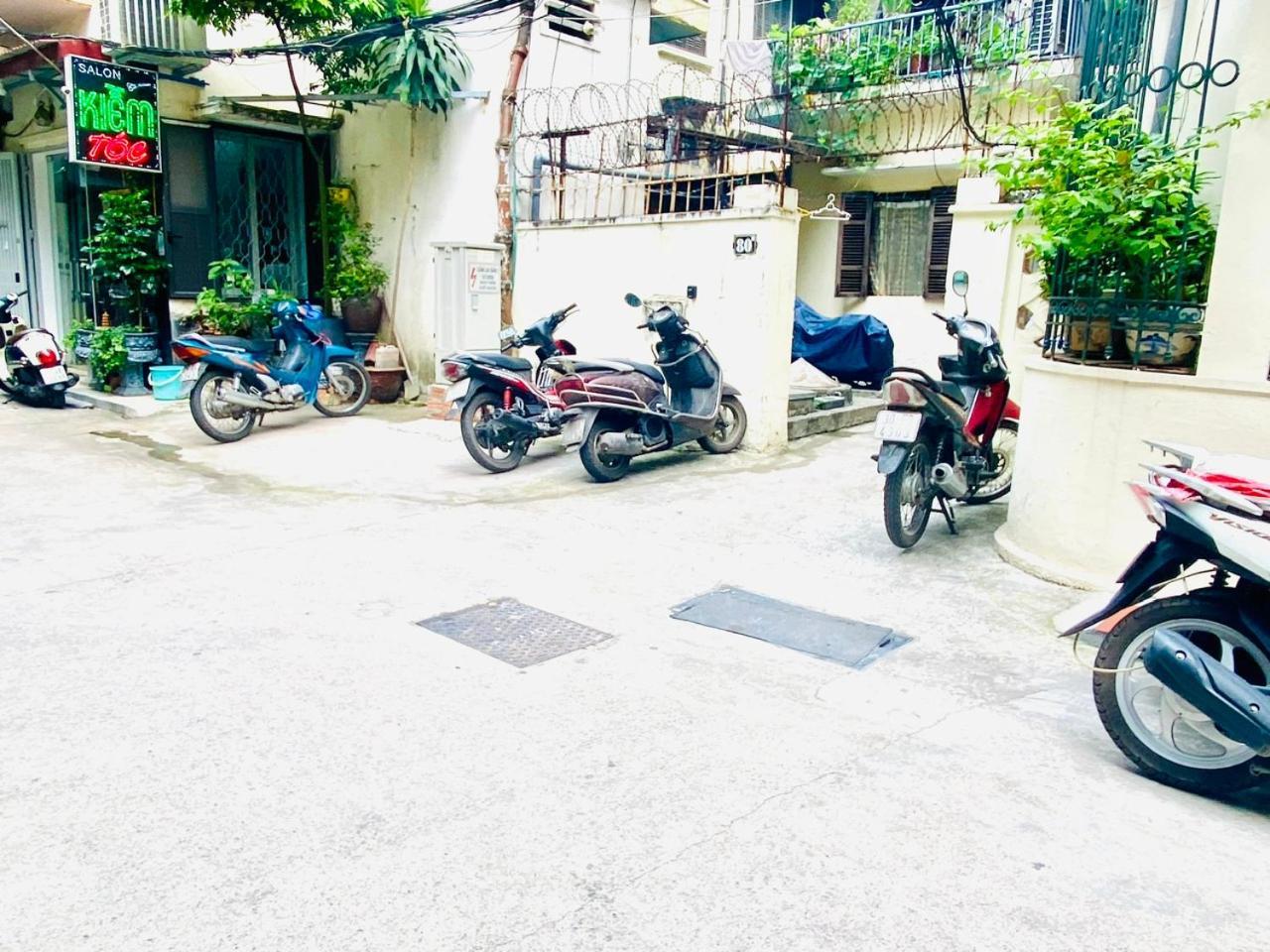 Cozy Homestay With Large Bed, Private Bathroom, Large Balcony Hanoi Eksteriør bilde