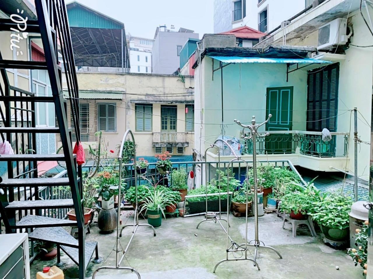 Cozy Homestay With Large Bed, Private Bathroom, Large Balcony Hanoi Eksteriør bilde